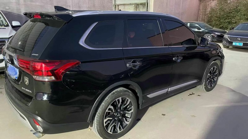 保定21年三菱欧蓝德6