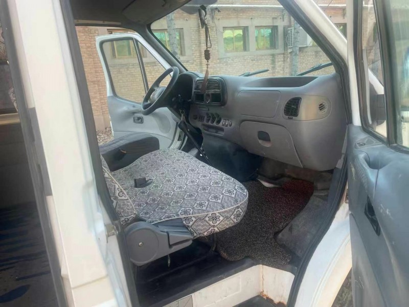 保定12年福特全顺8