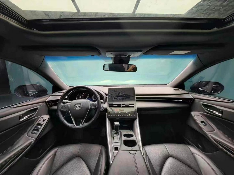 成都22年丰田亚洲龙5