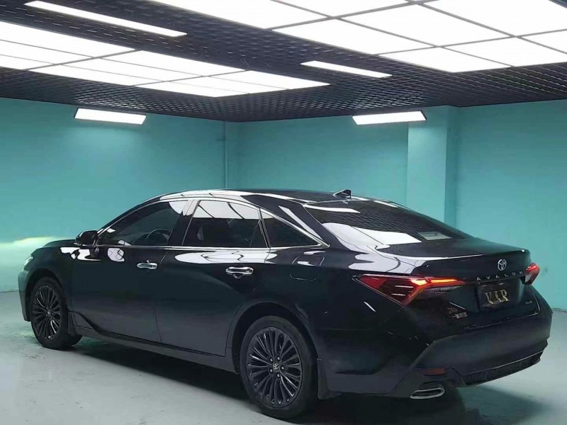 成都22年丰田亚洲龙7