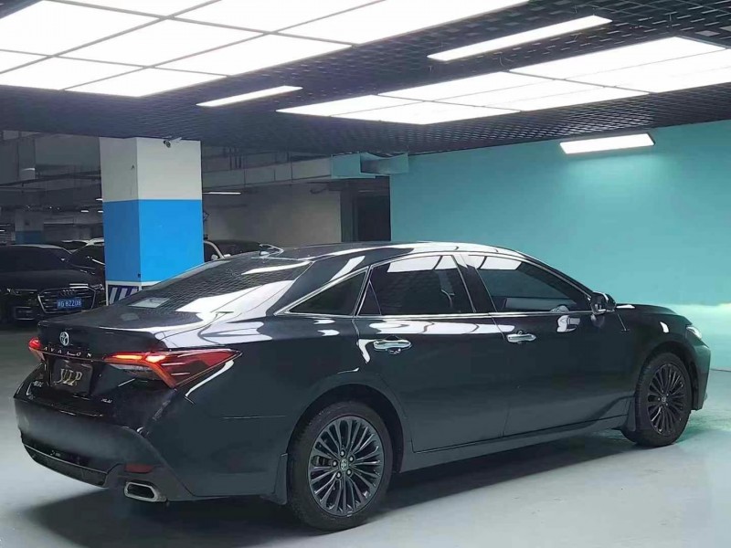 成都22年丰田亚洲龙9