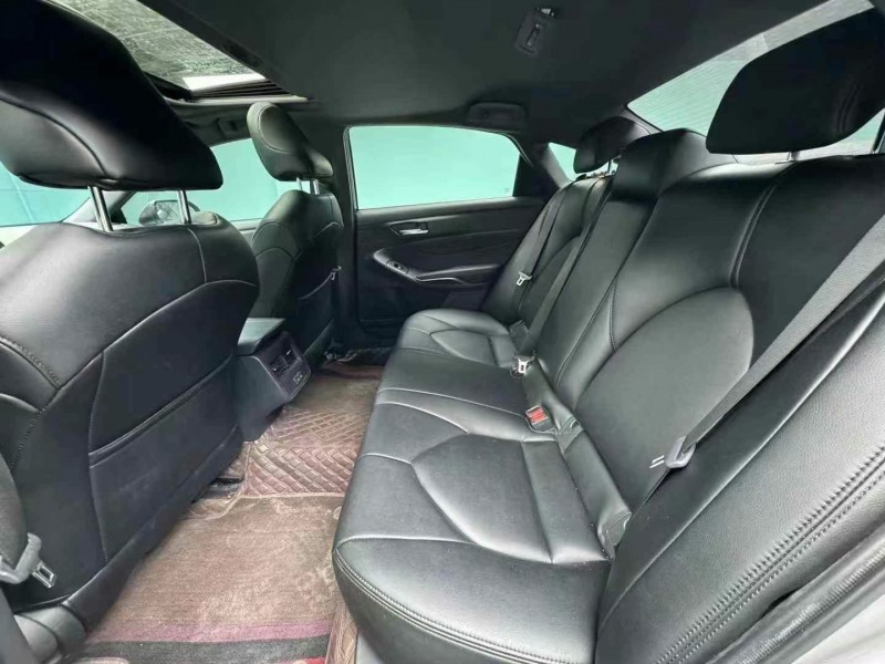 成都22年丰田亚洲龙6