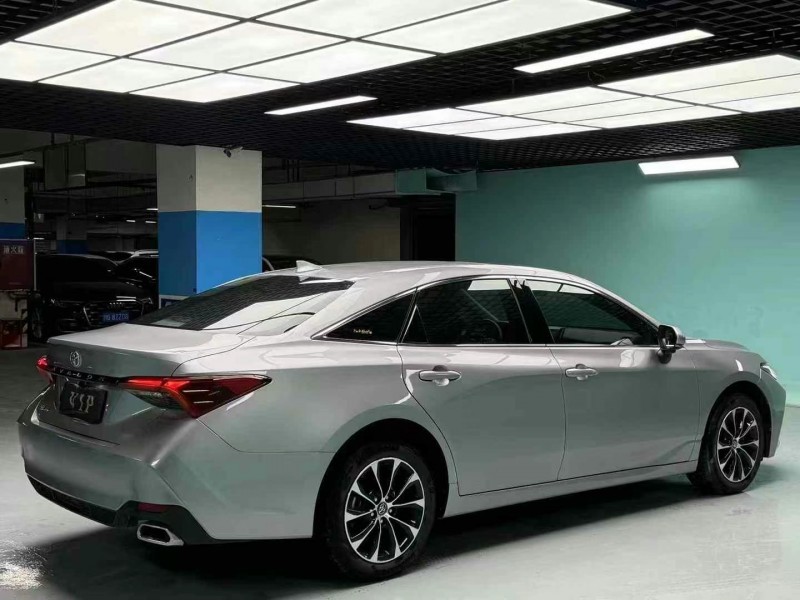 成都22年丰田亚洲龙9