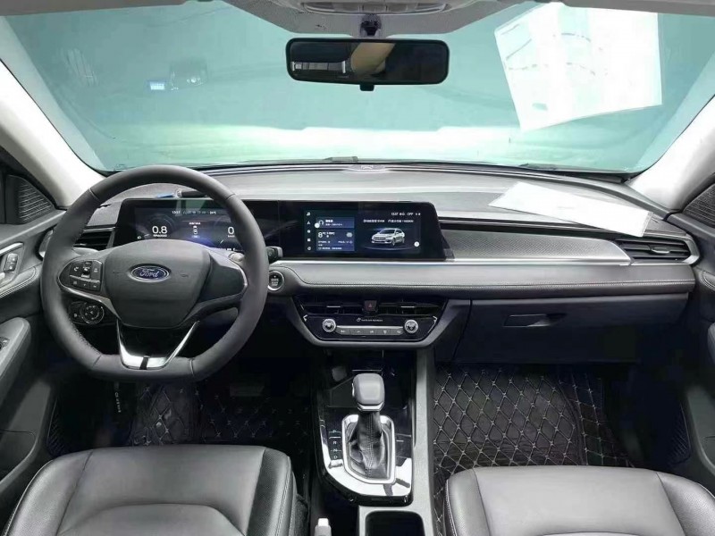 成都22年福特福睿斯6