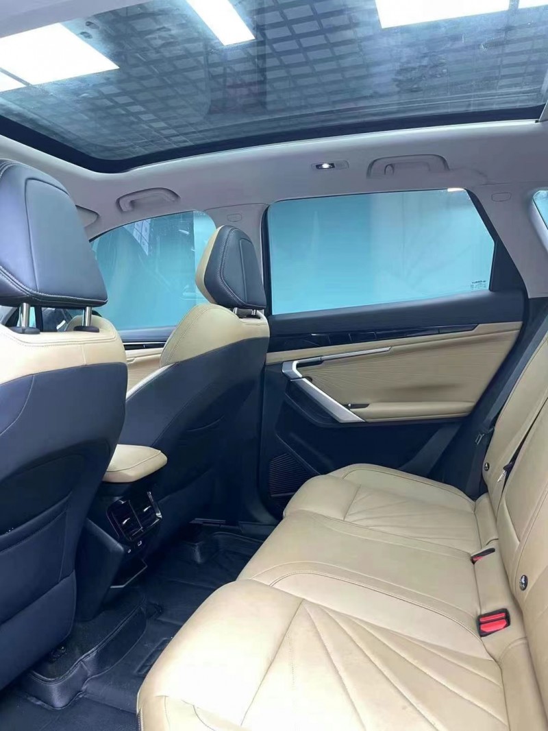 成都23年吉利博越5