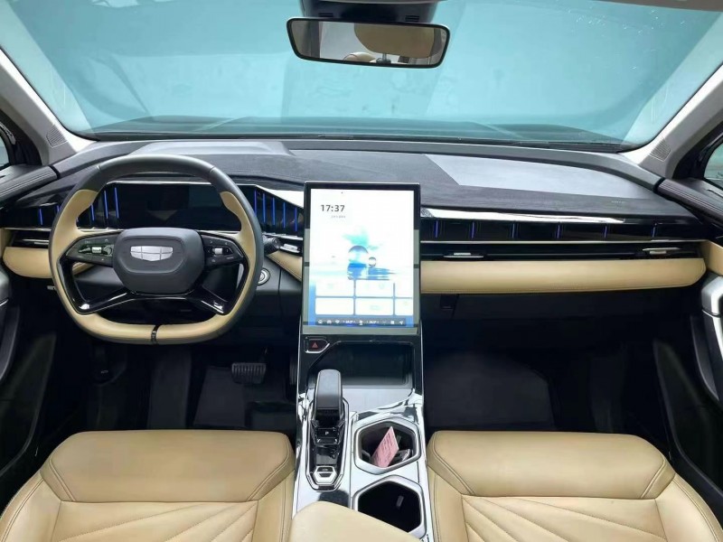 成都23年吉利博越6