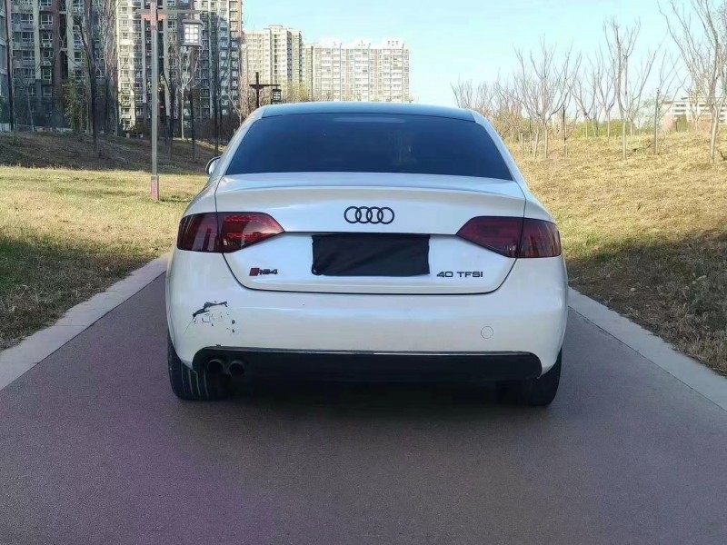 济宁12年奥迪A4L3