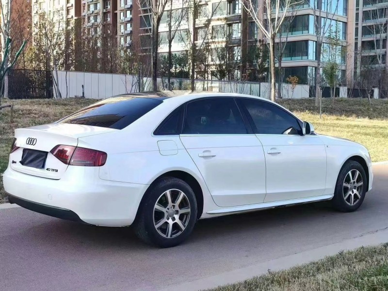 济宁12年奥迪A4L5