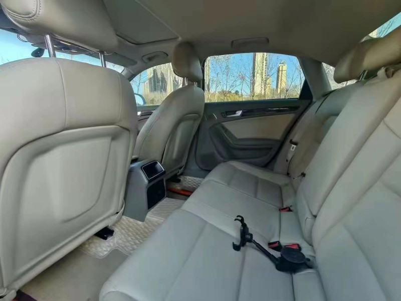 济宁12年奥迪A4L7