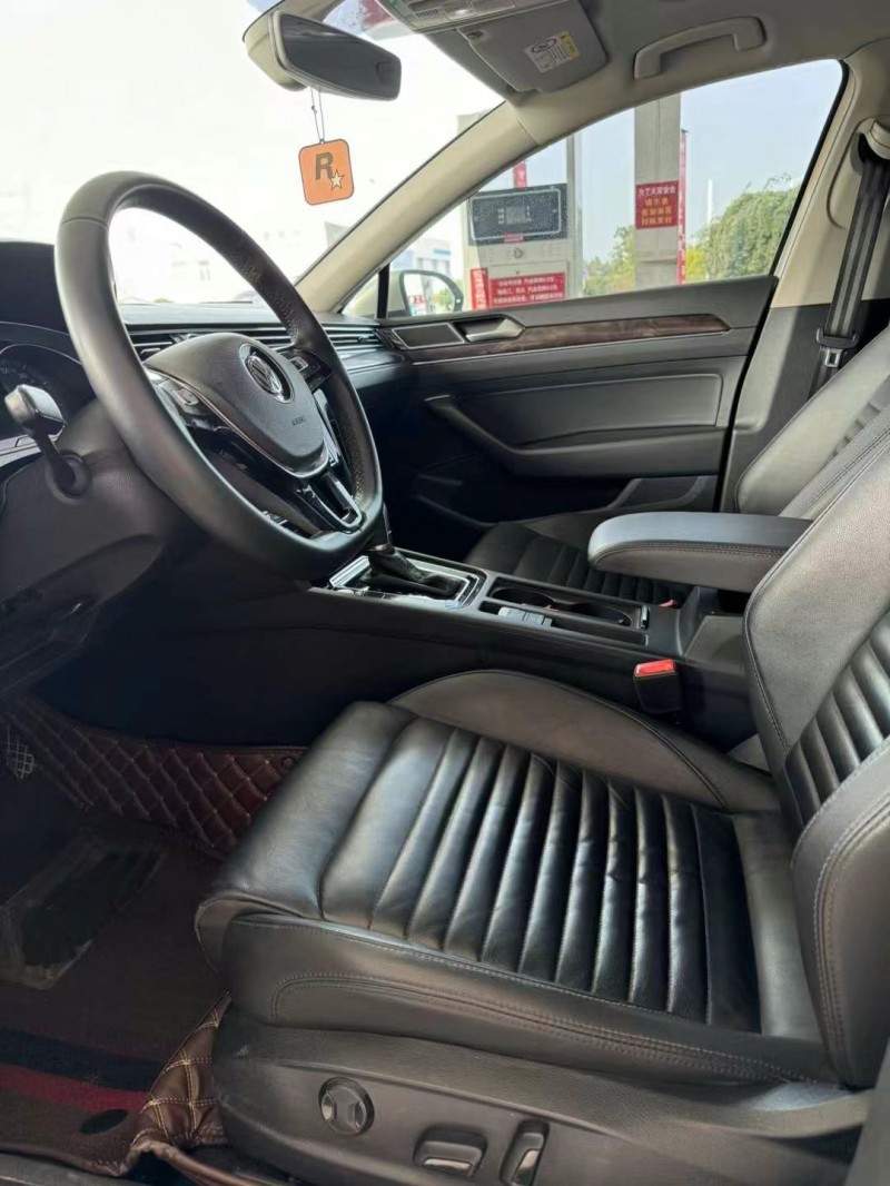 保定19年大众迈腾8