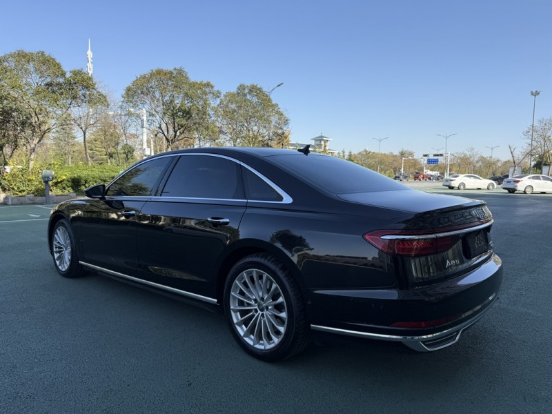 盐城19年奥迪A8L8