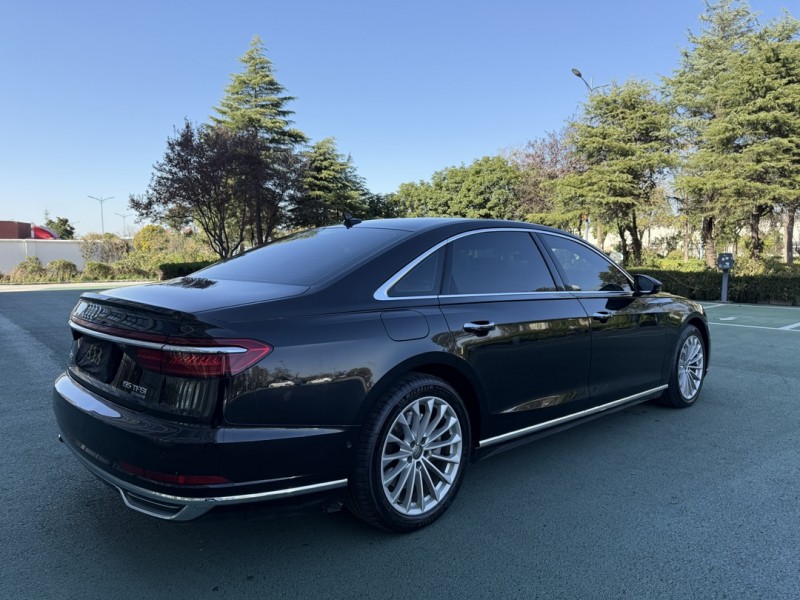 盐城19年奥迪A8L9