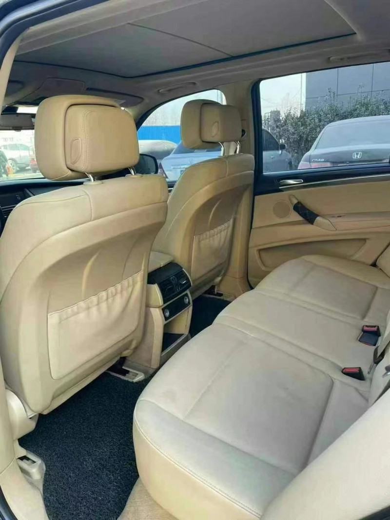 保定14年宝马X57