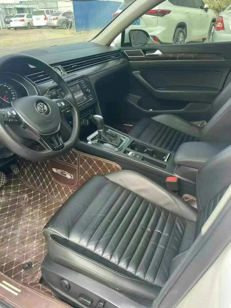 保定19年大众迈腾8