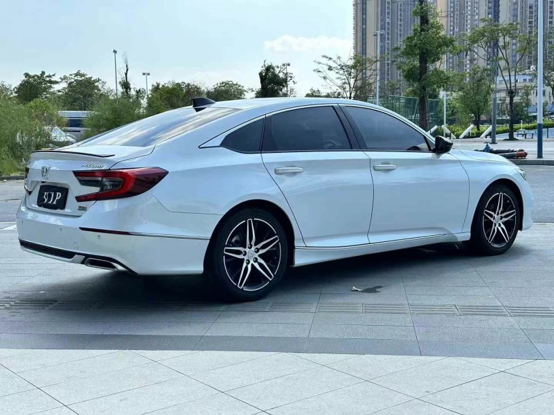 东莞23年本田雅阁8