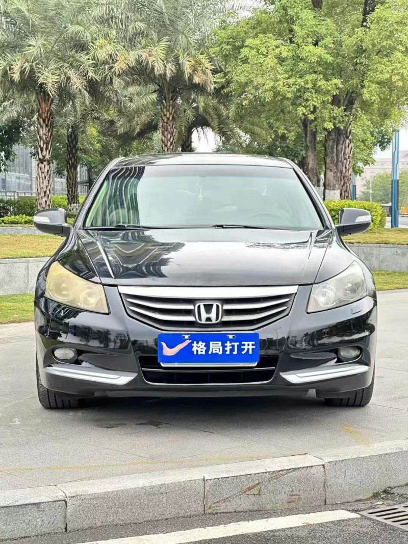 东莞13年本田雅阁1
