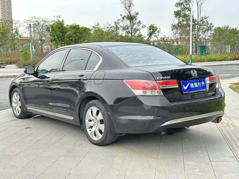 东莞13年本田雅阁8