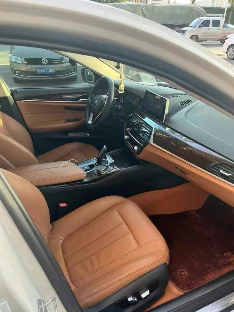 成都17年宝马5系2