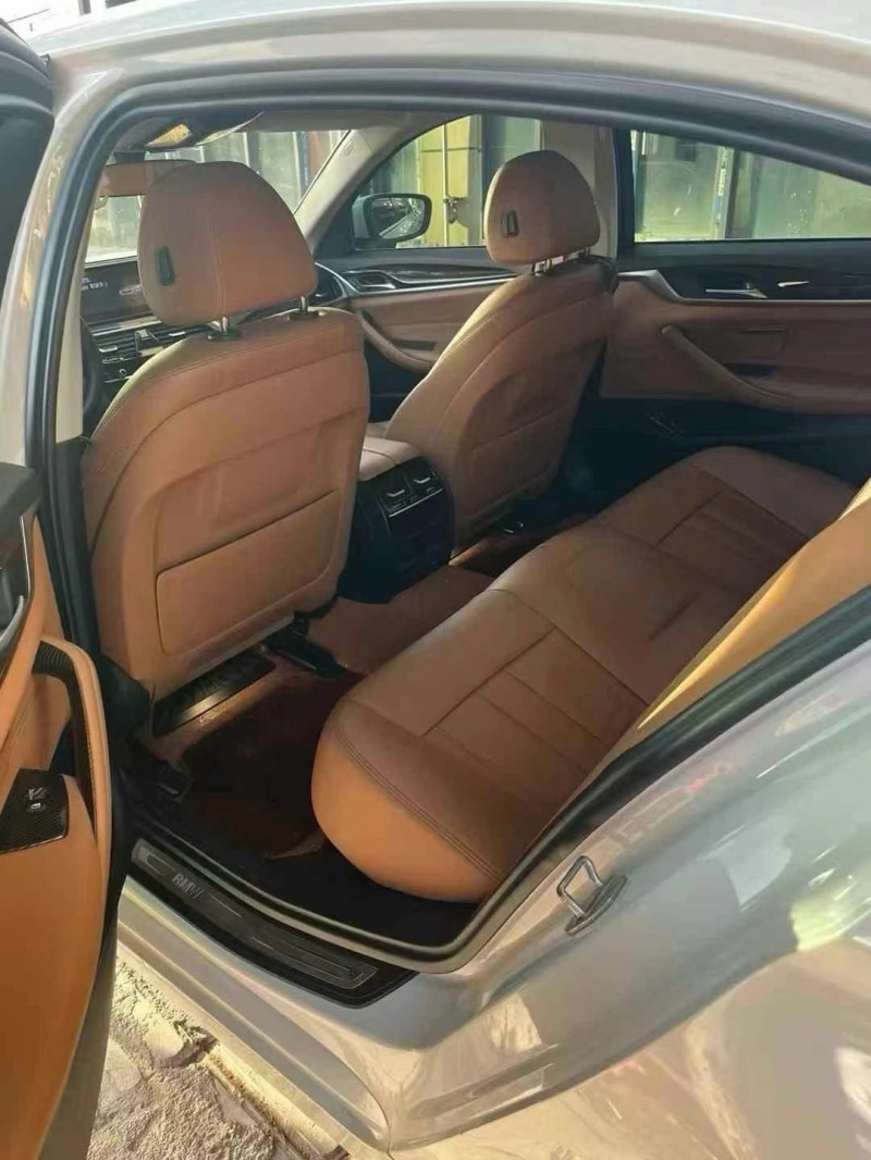 成都17年宝马5系4