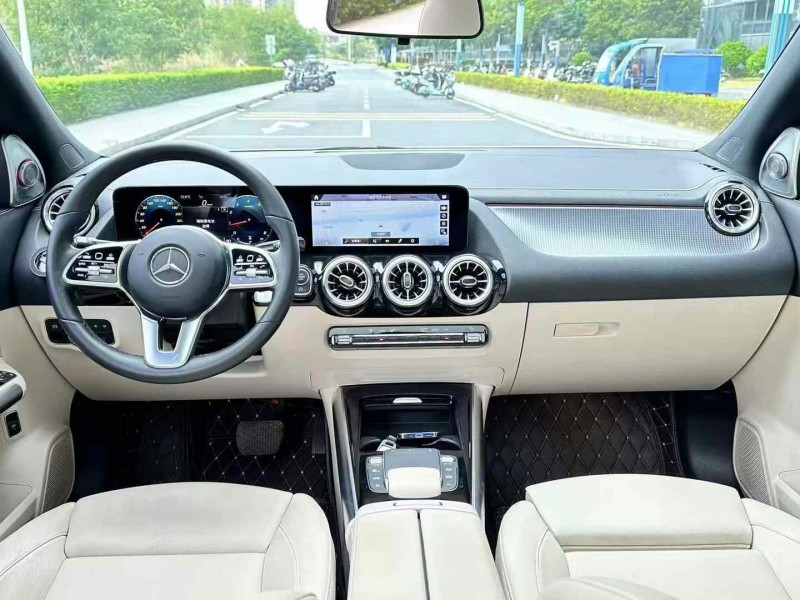 东莞21年奔驰GLA5