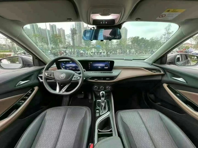 东莞22年别克威朗4