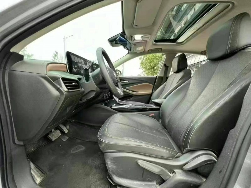 东莞22年别克威朗6