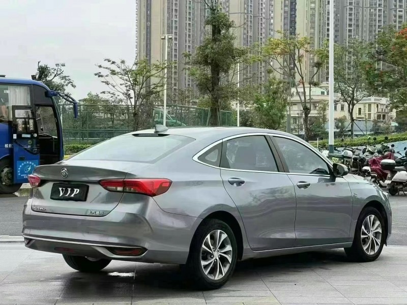 东莞22年别克威朗7