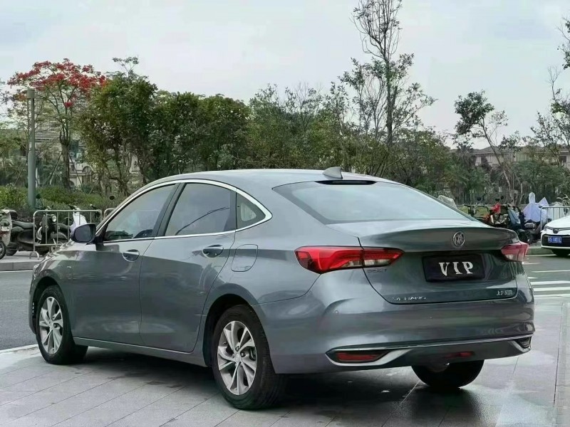 东莞22年别克威朗8