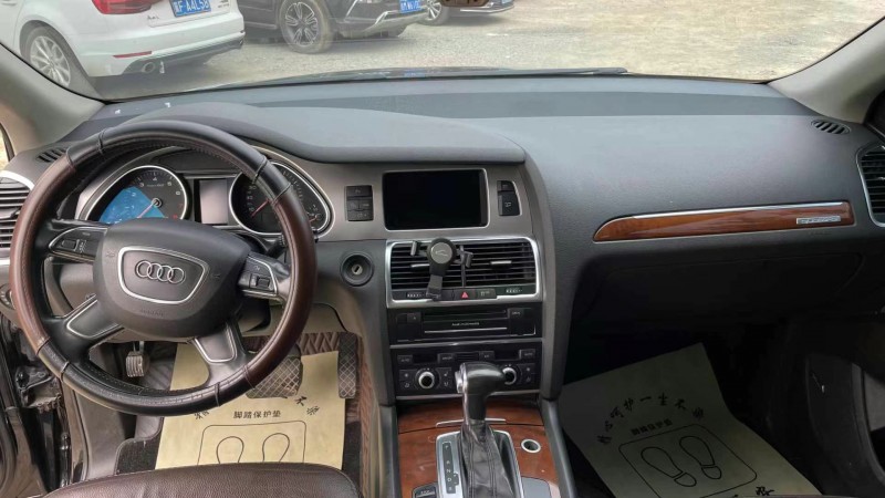 保定13年奥迪Q76