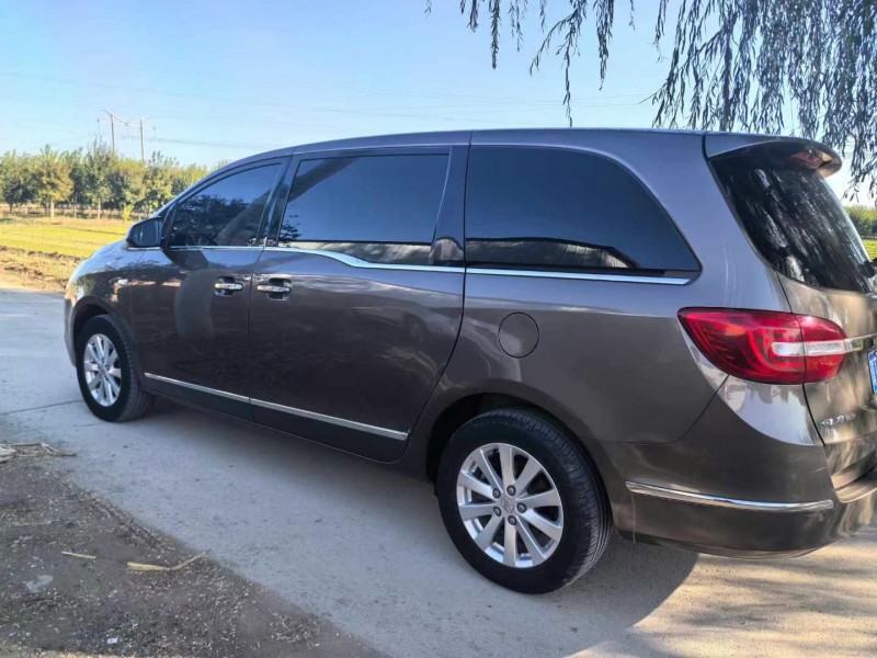 保定19年别克GL85