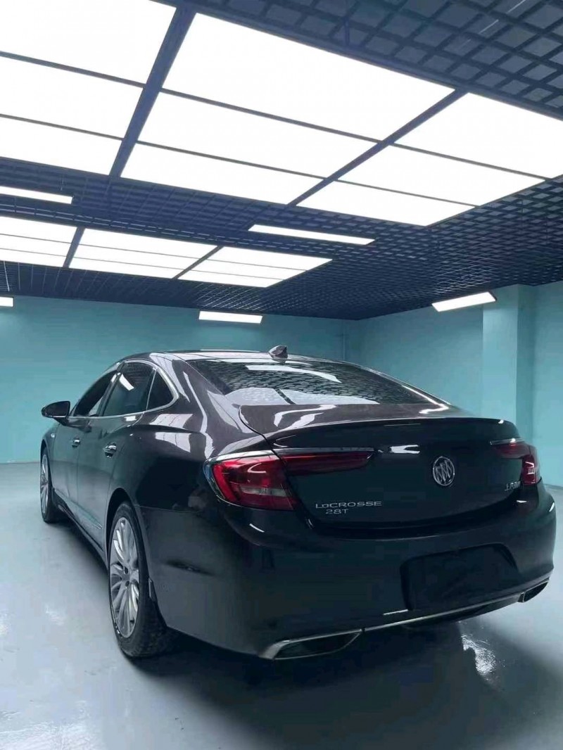 成都18年别克君越9