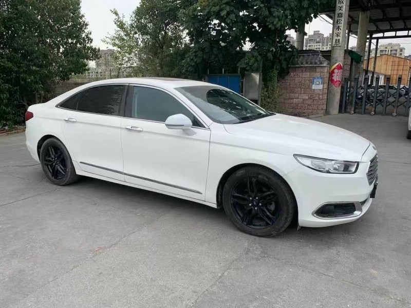 徐州16年福特金牛座2