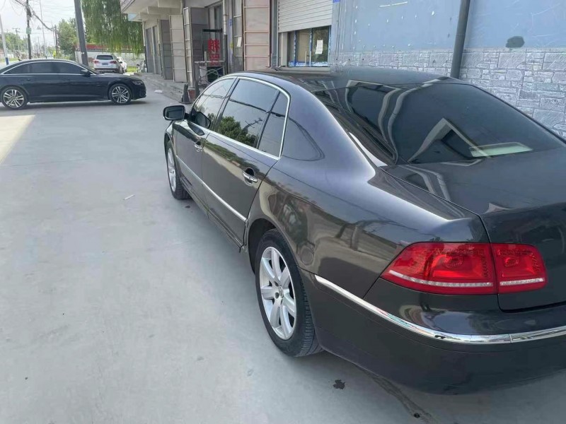 保定11年大众辉腾4