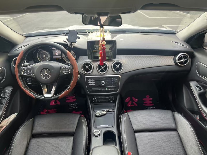 徐州17年奔驰GLA6