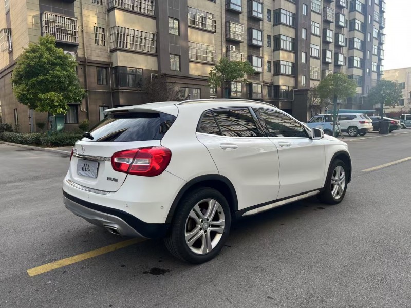 徐州17年奔驰GLA9