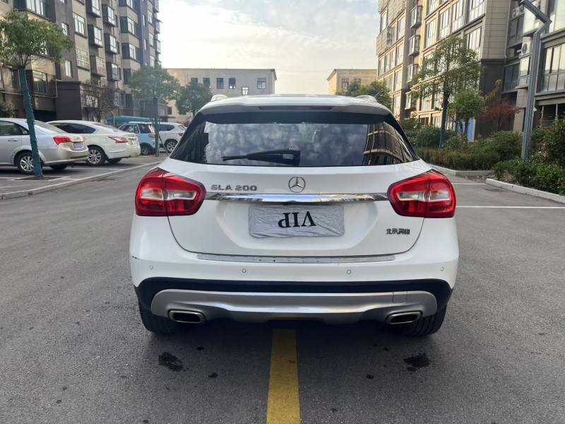 徐州17年奔驰GLA10
