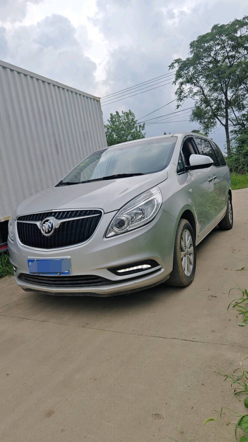 日照19年别克GL82