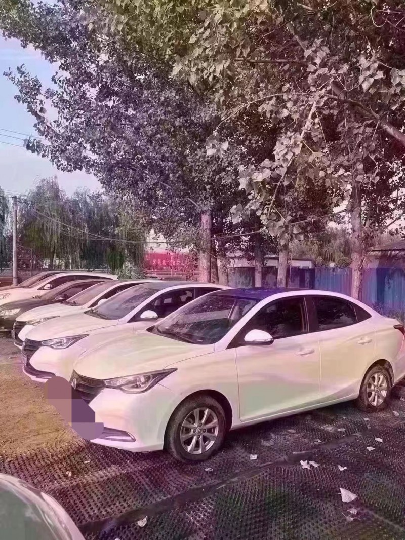 菏泽20年长安汽车悦翔2