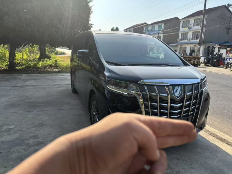 武汉20年丰田埃尔法1