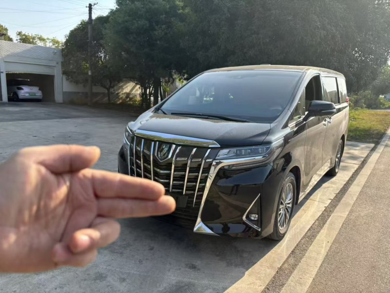 武汉20年丰田埃尔法2