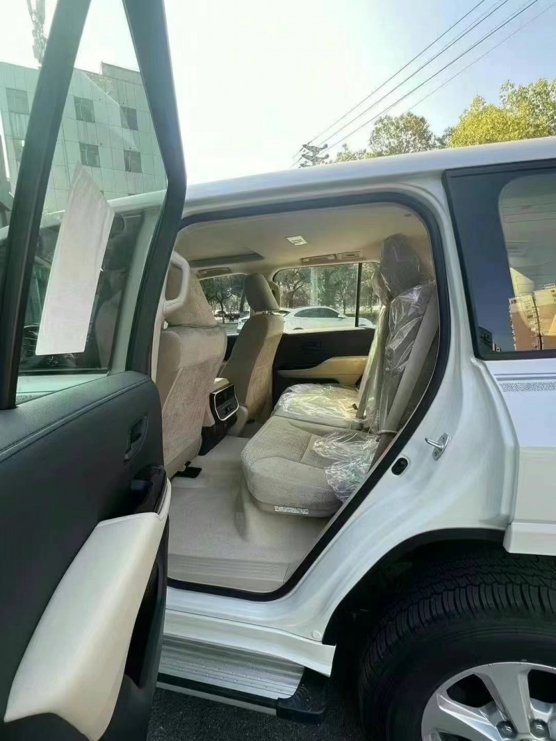 武汉23年丰田兰德酷路泽4