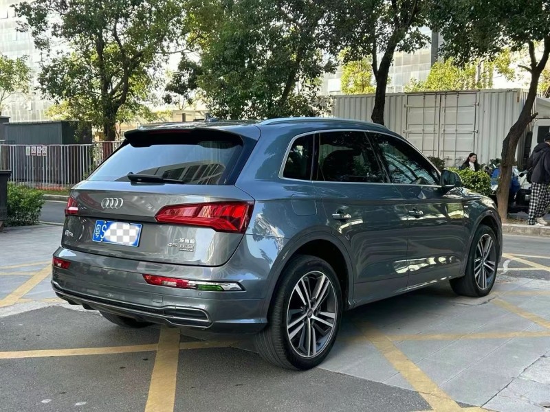 深圳20年奥迪Q57