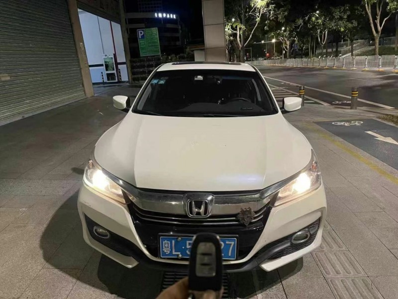 广州16年本田雅阁1