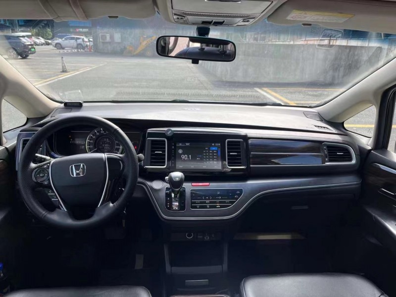 广州17年本田艾力绅5