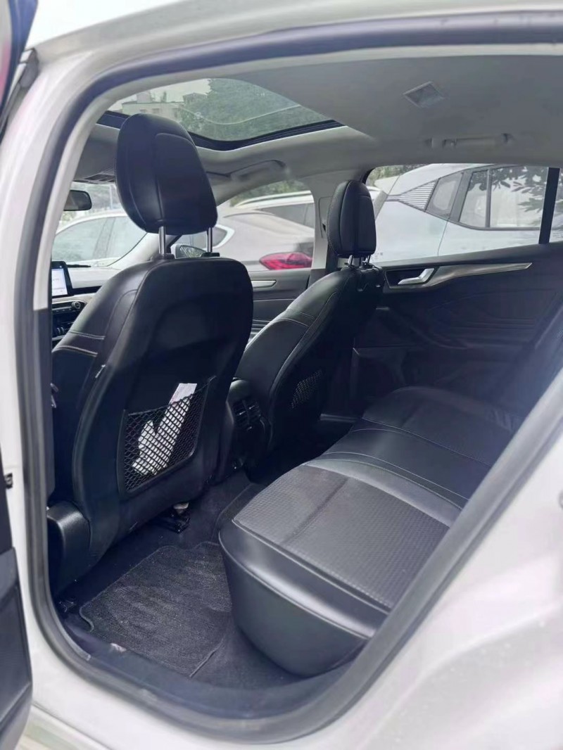 广州20年福特福克斯6