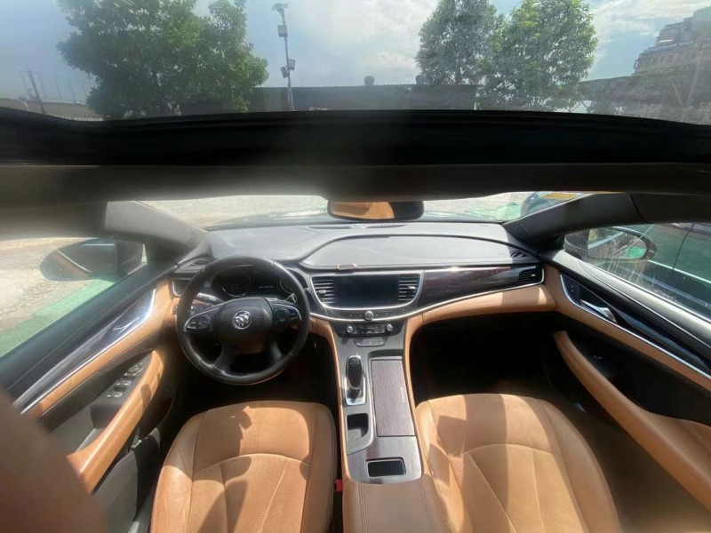 广州17年别克君越8