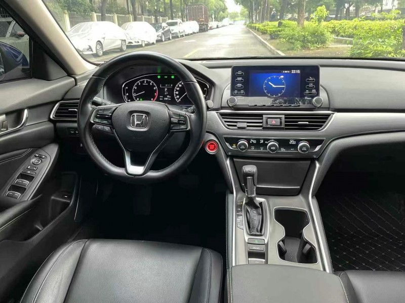 东莞18年本田雅阁6