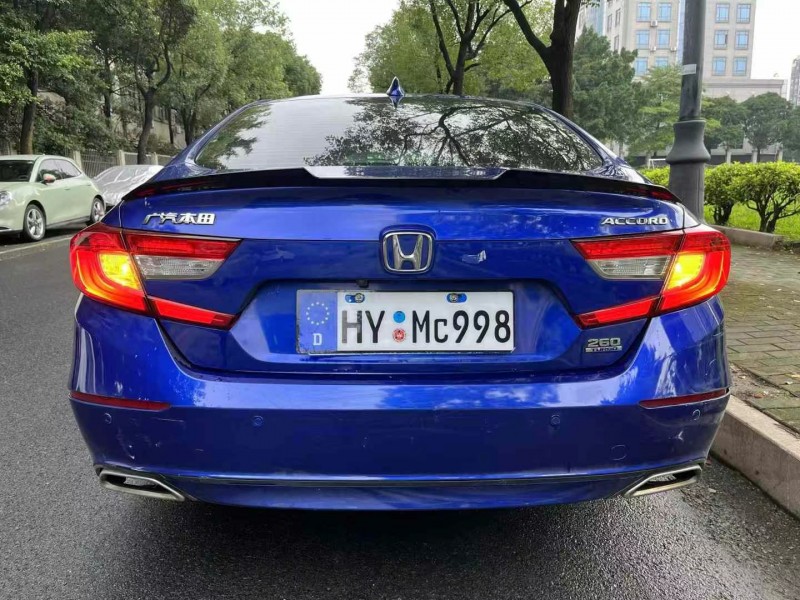 东莞18年本田雅阁9