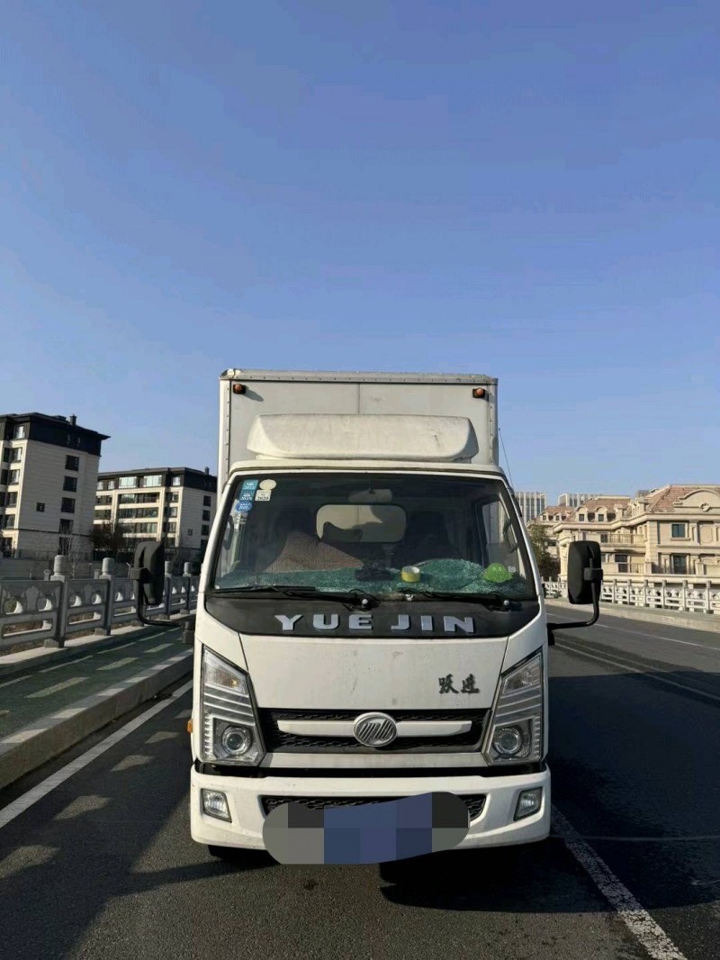 青岛17年跃进轻卡1