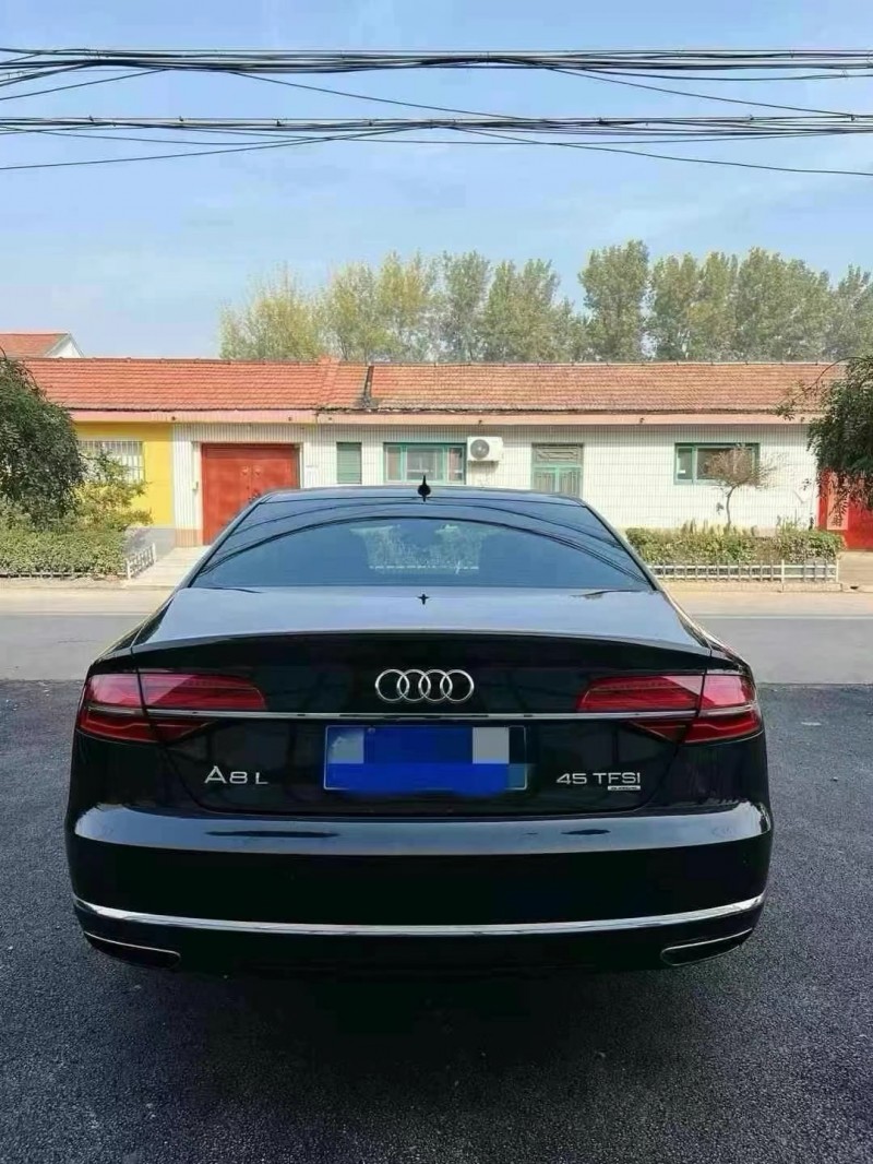 济宁16年奥迪A8L2